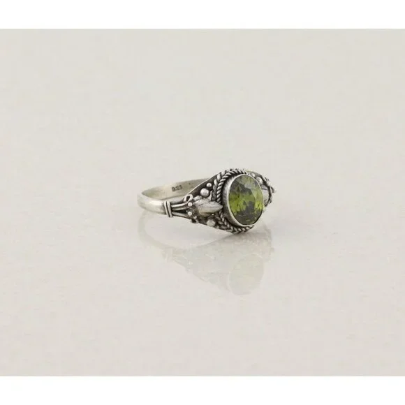 Sterling Silver Green Cubic Zirconia Ring Size 9 1/4 - Picture 7 of 7